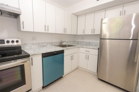 Copropriété à louer à Sunrise, Floride: 2 chambres, 87.7 m2 № 2365699 - photo 3