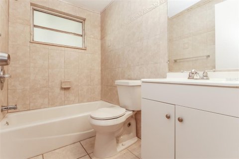 Снять в аренду квартиру в Холидэй, Флорида 1 комната, 112.6м2, № 1615636 - фото 15