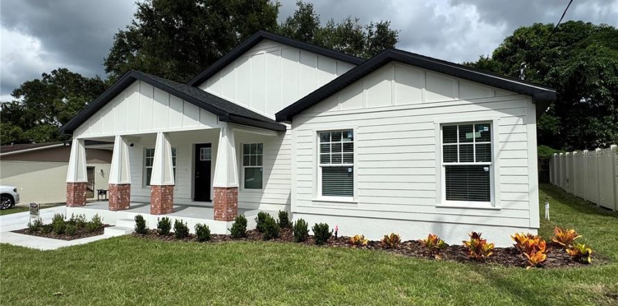 House in Lakeland, Florida 3 bedrooms, 128.58 sq.m. № 1912626