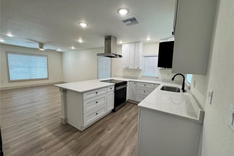 House in Lakeland, Florida 3 bedrooms, 128.58 sq.m. № 1912626 - photo 10