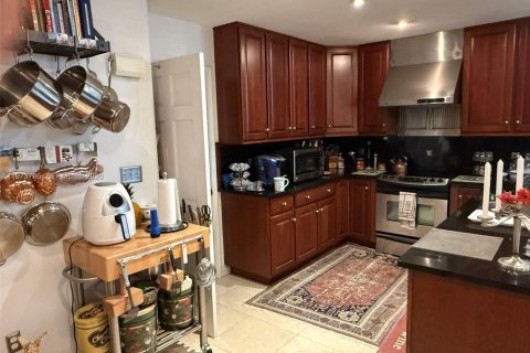 House in Palmetto Bay, Florida 5 bedrooms, 267.56 sq.m. № 2033395 - photo 13