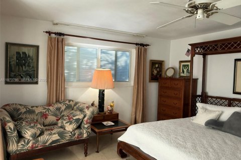 House in Palmetto Bay, Florida 5 bedrooms, 267.56 sq.m. № 2033395 - photo 19