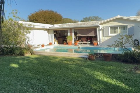 House in Palmetto Bay, Florida 5 bedrooms, 267.56 sq.m. № 2033395 - photo 28