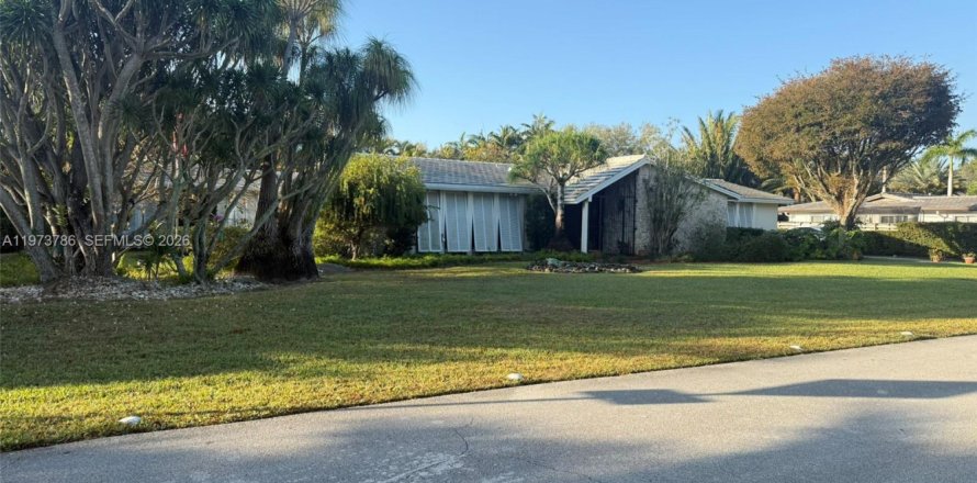 House in Palmetto Bay, Florida 5 bedrooms, 267.56 sq.m. № 2033395