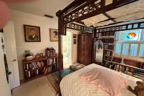 House in Palmetto Bay, Florida 5 bedrooms, 267.56 sq.m. № 2033395 - photo 24