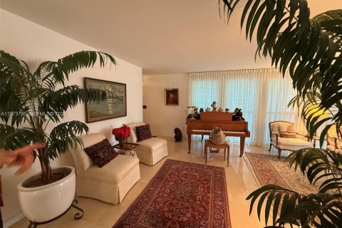 House in Palmetto Bay, Florida 5 bedrooms, 267.56 sq.m. № 2033395 - photo 2