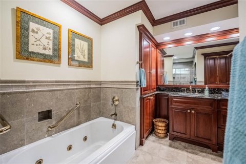 Casa en venta en Lakeland, Florida, 5 dormitorios, 375.98 m2 № 1869142 - foto 19