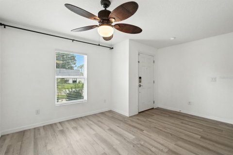 Casa en venta en Palm Coast, Florida, 4 dormitorios, 145.11 m2 № 1909560 - foto 5