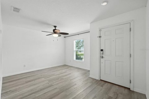 Casa en venta en Palm Coast, Florida, 4 dormitorios, 145.11 m2 № 1909560 - foto 8