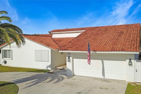 Casa en venta en Miami, Florida, 3 dormitorios, 188.68 m2 № 1693408 - foto 3