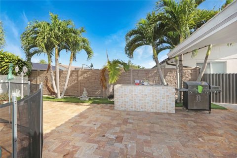 Casa en venta en Miami, Florida, 3 dormitorios, 188.68 m2 № 1693408 - foto 27