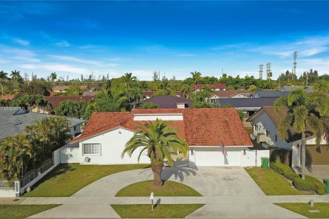 Casa en venta en Miami, Florida, 3 dormitorios, 188.68 m2 № 1693408 - foto 30
