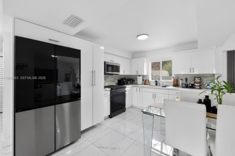 Купить виллу или дом в Майами-Гарденс, Флорида 3 спальни, 131.55м2, № 2050514 - фото 3