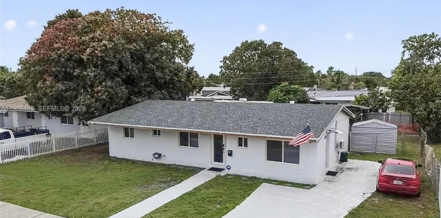 Дом в Майами-Гарденс, Флорида 3 спальни, 131.55м2 № 2050514