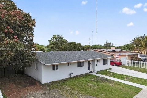 Купить виллу или дом в Майами-Гарденс, Флорида 3 спальни, 131.55м2, № 2050514 - фото 26