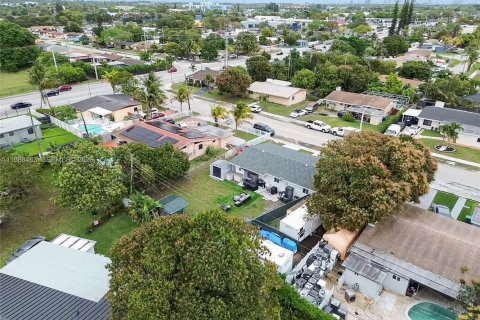Купить виллу или дом в Майами-Гарденс, Флорида 3 спальни, 131.55м2, № 2050514 - фото 29