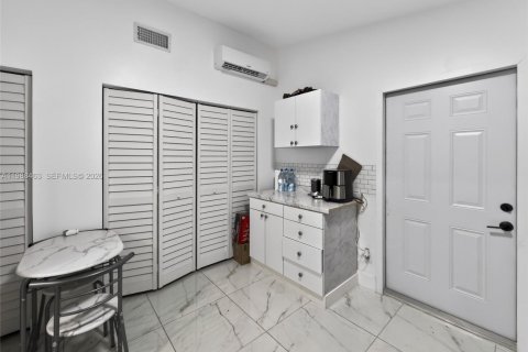 Купить виллу или дом в Майами-Гарденс, Флорида 3 спальни, 131.55м2, № 2050514 - фото 14