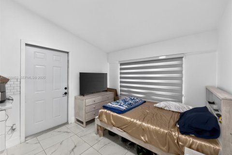 Купить виллу или дом в Майами-Гарденс, Флорида 3 спальни, 131.55м2, № 2050514 - фото 15