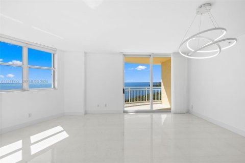Condo in Miami, Florida, 2 bedrooms  № 2082293 - photo 6