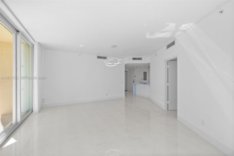 Condo in Miami, Florida, 2 bedrooms  № 2082293 - photo 10