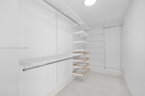 Condo in Miami, Florida, 2 bedrooms  № 2082293 - photo 30