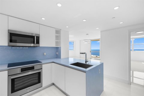 Condo in Miami, Florida, 2 bedrooms  № 2082293