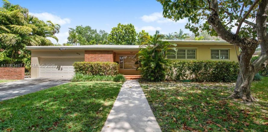 Villa ou maison à Coral Gables, Floride 3 chambres, 235.88 m2 № 2066364