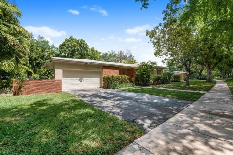 Villa ou maison à vendre à Coral Gables, Floride: 3 chambres, 235.88 m2 № 2066364 - photo 3