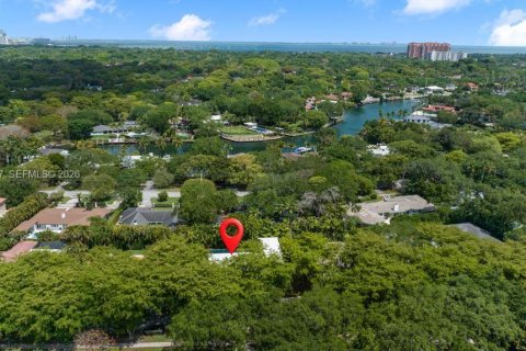 Villa ou maison à vendre à Coral Gables, Floride: 3 chambres, 235.88 m2 № 2066364 - photo 11