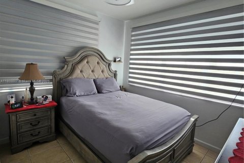 Townhouse in Cutler Bay, Florida 4 bedrooms, 141.49 sq.m. № 1895747 - photo 10