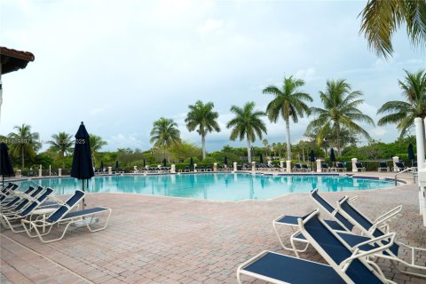 Townhouse in Cutler Bay, Florida 4 bedrooms, 141.49 sq.m. № 1895747 - photo 25