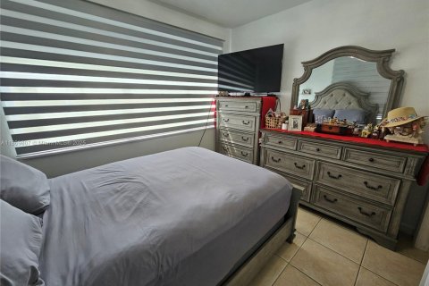 Townhouse in Cutler Bay, Florida 4 bedrooms, 141.49 sq.m. № 1895747 - photo 12