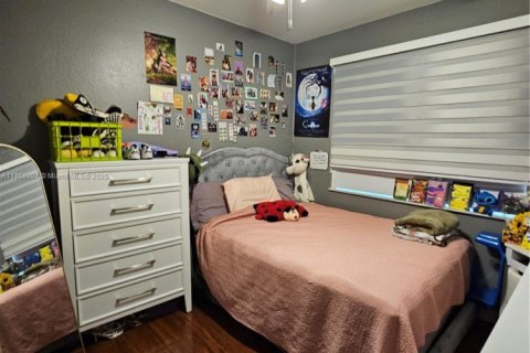 Townhouse in Cutler Bay, Florida 4 bedrooms, 141.49 sq.m. № 1895747 - photo 16