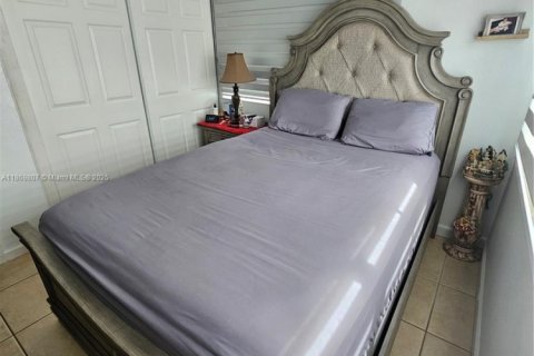 Townhouse in Cutler Bay, Florida 4 bedrooms, 141.49 sq.m. № 1895747 - photo 11