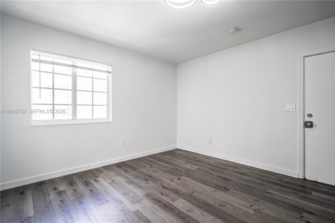 Снять в аренду квартиру в Майами-Бич, Флорида 41.81м2, № 2247728 - фото 5