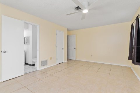 House in Rotonda, Florida 3 bedrooms, 165.74 sq.m. № 2393812 - photo 17