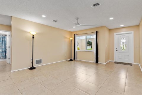 House in Rotonda, Florida 3 bedrooms, 165.74 sq.m. № 2393812 - photo 8