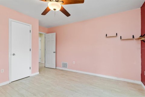 House in Rotonda, Florida 3 bedrooms, 165.74 sq.m. № 2393812 - photo 25
