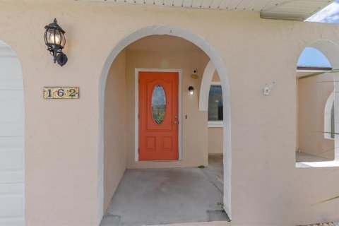 House in Rotonda, Florida 3 bedrooms, 165.74 sq.m. № 2393812 - photo 2