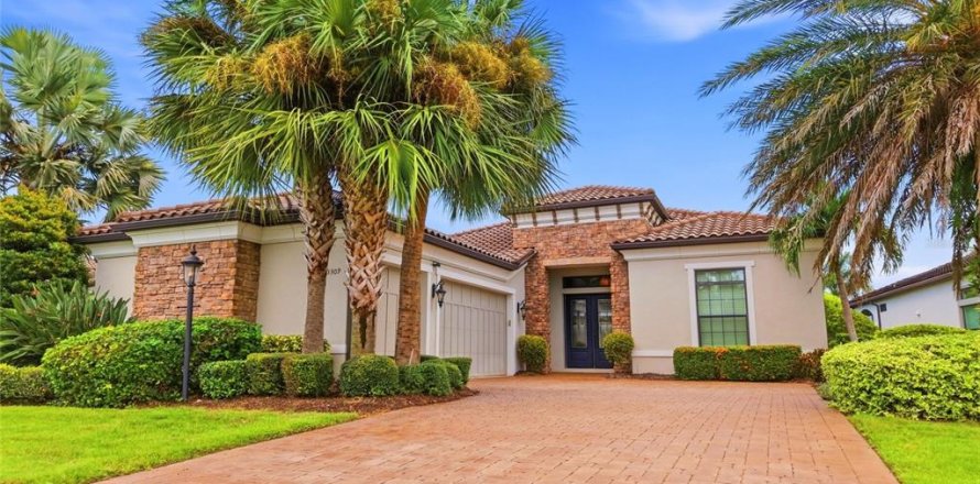 House in Bradenton, Florida 3 bedrooms, 267.09 sq.m. № 2396249
