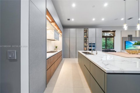 Купить виллу или дом в Майами, Флорида 5 спален, 352.29м2, № 2026712 - фото 14