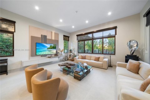 Купить виллу или дом в Майами, Флорида 5 спален, 352.29м2, № 2026712 - фото 19