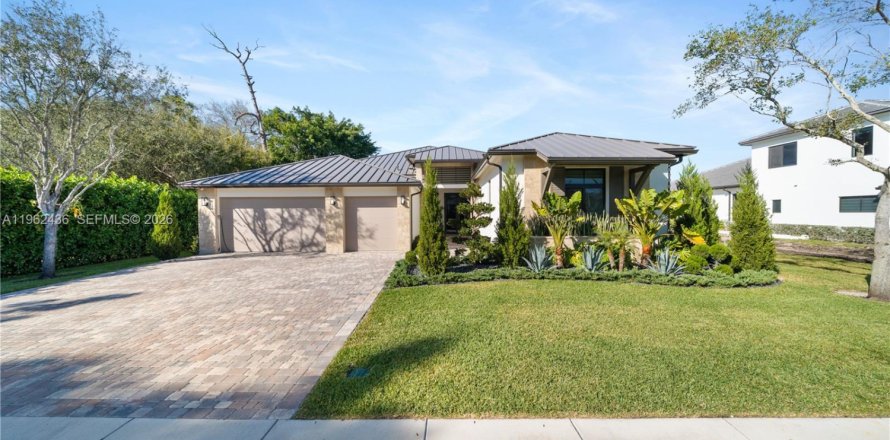 Дом в Майами, Флорида 5 спален, 352.29м2 № 2026712