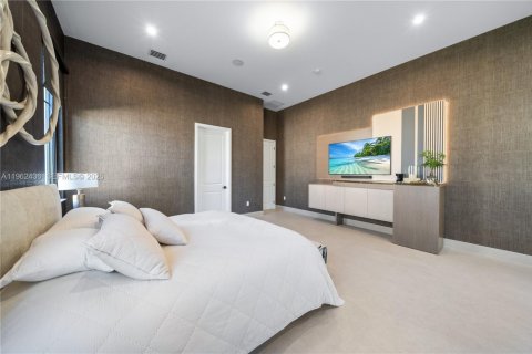 Купить виллу или дом в Майами, Флорида 5 спален, 352.29м2, № 2026712 - фото 25