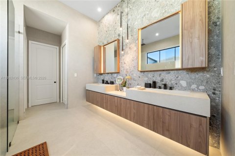 Купить виллу или дом в Майами, Флорида 5 спален, 352.29м2, № 2026712 - фото 26