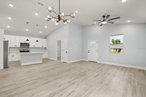 Villa ou maison à vendre à Orange City, Floride: 3 chambres, 116.96 m2 № 2352440 - photo 6