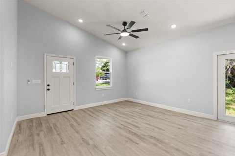 Villa ou maison à vendre à Orange City, Floride: 3 chambres, 116.96 m2 № 2352440 - photo 4