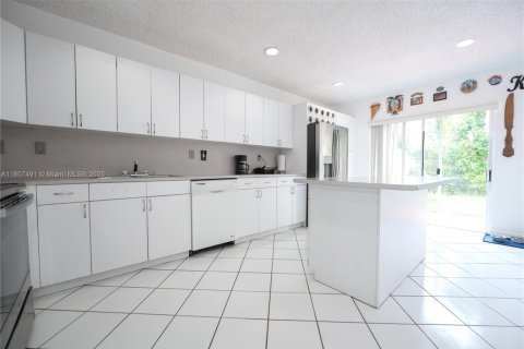 House in Homestead, Florida 3 bedrooms, 150.13 sq.m. № 1786913 - photo 6