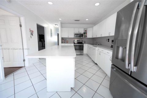 House in Homestead, Florida 3 bedrooms, 150.13 sq.m. № 1786913 - photo 7