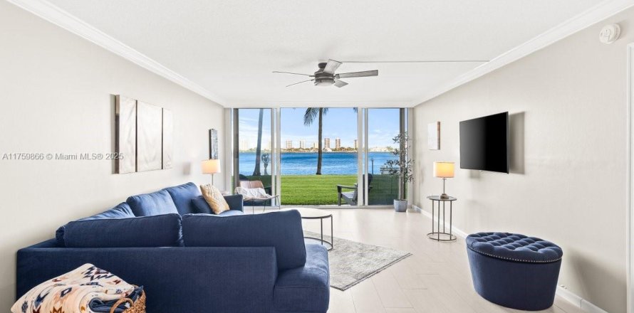 Condo à Lake Park, Floride, 2 chambres  № 1977335